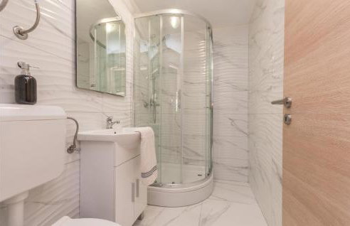 7 Bedroom Awesome Home In Polaca - Foto 40