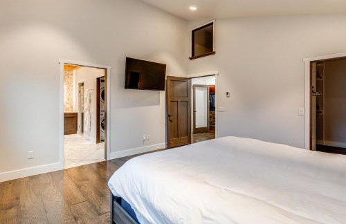 Mendenhall Valley Escape with Furnished Deck! - Foto 2