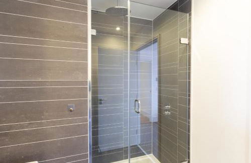 2 Bed 2 Bath Penthouse With Amazing Views with Free Parking - Foto 28