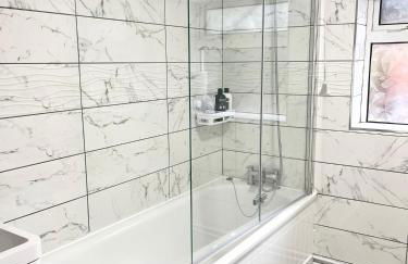 8-Sleeper 4BR 4Bed 2Bath Wi-Fi Garden Tv Beach - Foto 11