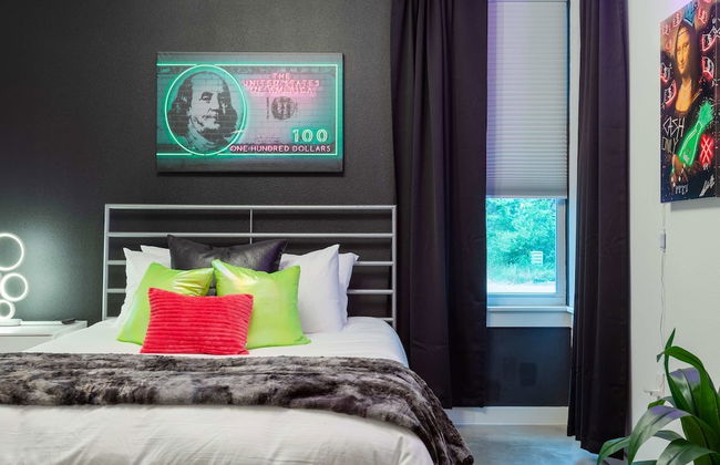 Upstay - Pristine Pool Palace - 7min to Rainey St - Photo 19