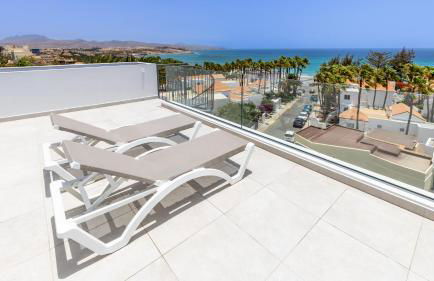 Calm Beach Apartments - Photo 2