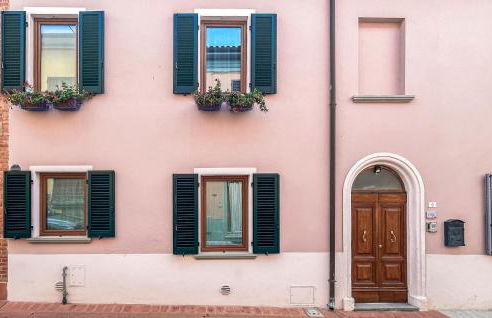 Amazing Apartment In Bettolle With Wifi - Photo 5