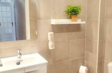 Escapada Deluxe con Wifi 2 Hab 2 Baños con Cocina & SmartTV cerca de Todo - Foto 14