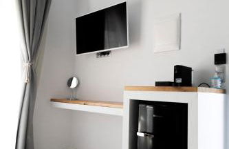 SKYROS BLUE SUITES - Photo 46