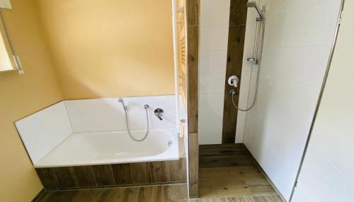 Big Apartment I 4 Rooms I 6 Beds I 120 sqm I Fast Internet - Foto 4, Shower