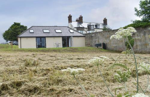 The Cottage At Stainsacre Hall - Photo 4