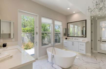 Pool • Hot Tub • Views Luxury Design Villa Valentina by AvantStay - Foto 41