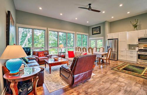 Grand Rapids Area Lakefront House with Dock - Foto 1