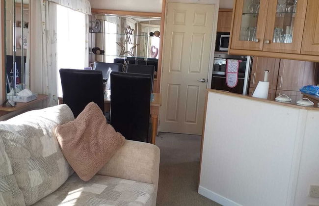 Captivating 2-bed 6 Berth Caravan in Ingoldmells - Foto 9