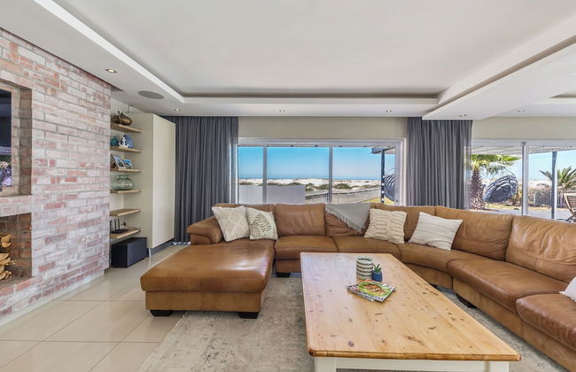 Beachfront, Private Pool, Pizza Oven, Pool Table, Fast Internet, Family Friendly - Photo 15