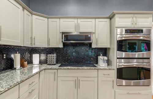 4bd Waterfront House in Lake Lanier with HotTub, FirePit, Wifi, Ping Pong and 2 Kaya - Foto 6