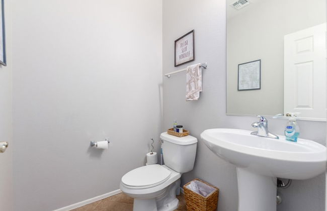 Spacious Oasis Spring Training Pool Tennis - Photo 15