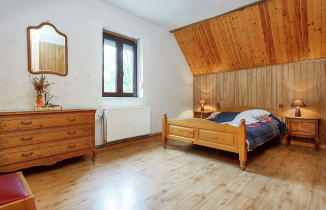 Quaint Holiday Home With Fenced Garden in Manhay - Photo 2