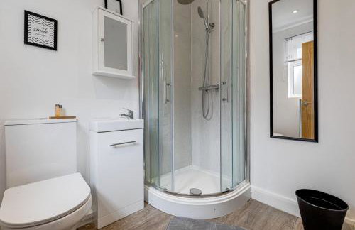 Cozy Self-Contained Suite with Own Entrance - Foto 23