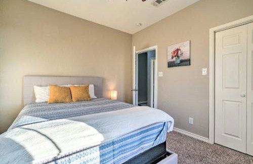 Peaceful Atascosa Home with Balcony and Deck! - Foto 29