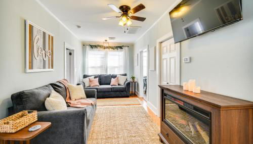 Family-Friendly Main St Gloucester Apt with Balcony! - Foto 3