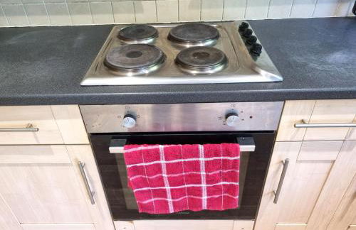 3 Bedroom House Perfect for Family Work Stays Easy Access to Manchester Oldham - Foto 35