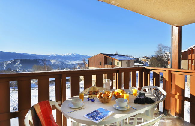 3 bedroom Apartment in Font-Romeu-Odeillo-Via with swimming pool and garden - Photo 12