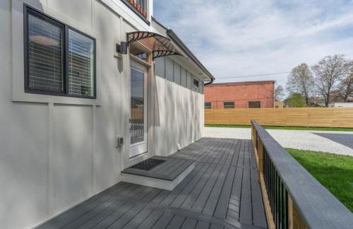 Brand New Modern House - Walk to Main Street - Foto 31