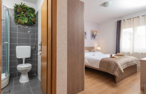 Holiday home Svilaja I Heated pool, family retreat - Photo 24