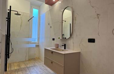 Lucy's Flowers - Photo 26