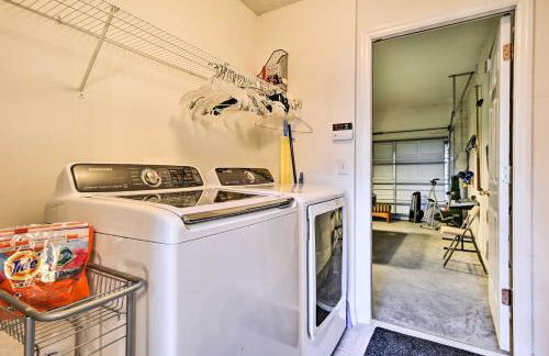 Luxe Terra Verde Villa with Theater 6 Mi to Disney! - Foto 25