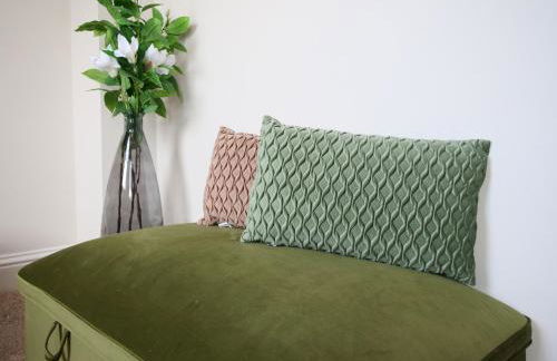 Apartment 11 Bluebridge with Free Parking - Photo 33