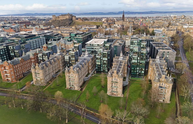 Executive Level Quartermile two Bedroom Apartment - Extremely Central - Foto 23