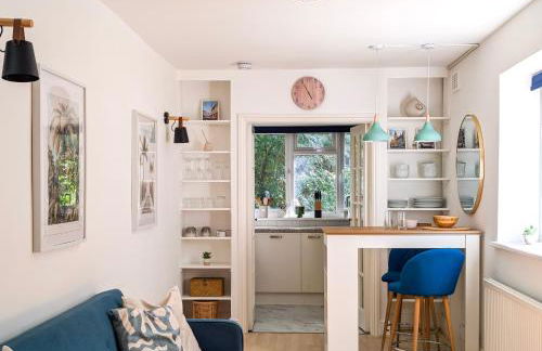 Comfy & Convenient 1-Bed Flat in Quiet Maida Vale - Photo 1