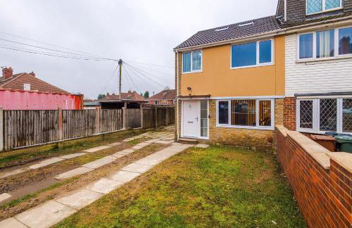 3BR Elegant House in Leeds Sleeps 6 Parking - Foto 23