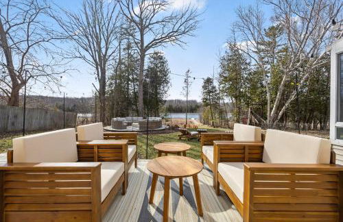 Lakefront Retreat, Mins to Dtown, Firepit, Hot Tub, Pet friendly! - Foto 9