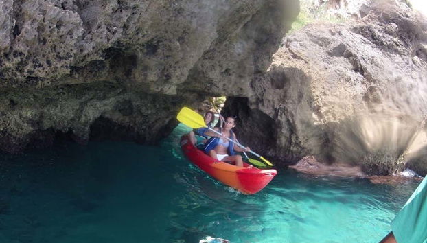 In una grotta marina