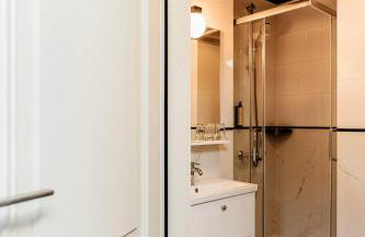 N33 Premium Apartments Old Town Kraków – Destigo Hotels - Photo 38