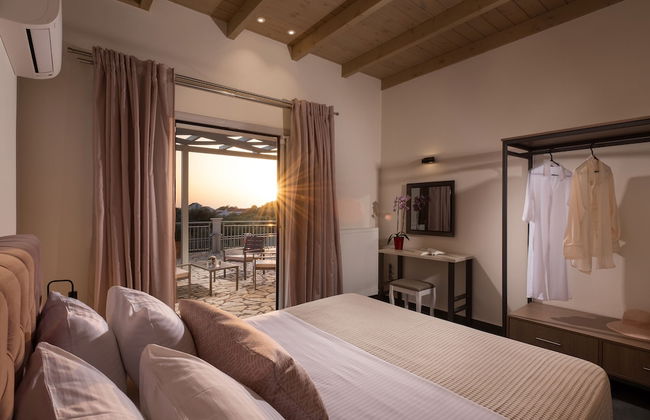 Ionian Mansion - Photo 18