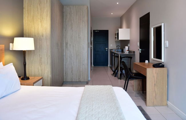 Mint Hotel Rosebank - Photo 12