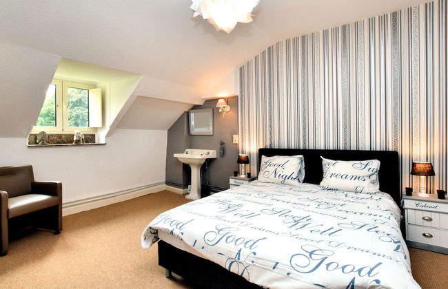 Magnificent Luxury Chateau in Vast Garden with Sauna & Hot Tubs - Photo 4