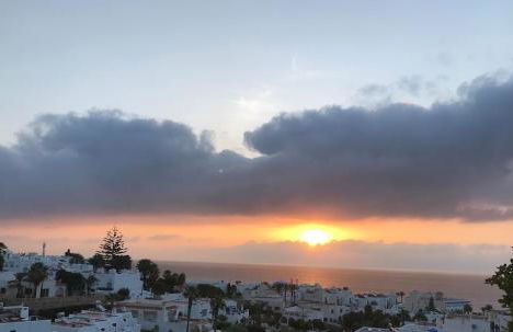 1st floor Penthouse sea and mountain view 5 min stroll to beach - Foto 31