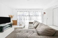 Calme et vert à 10 min de Paris, dans une résidence familiale et surveillée, 6 personnes avec sa place de parking et son jardinet Pas de fêtes - Foto 14