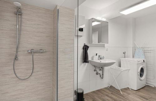 MOLA Apartments-Ferienwohnung für 5 Personen-separater Eingang-Gratis Parkplatz-Terrasse-Grill-Highspeed WLAN-auch für Langzeit geeignet - Foto 22