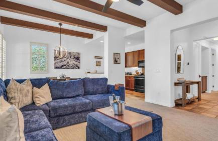 LV204 Airy Upstairs 2 Bedroom w Private Balcony - Foto 7