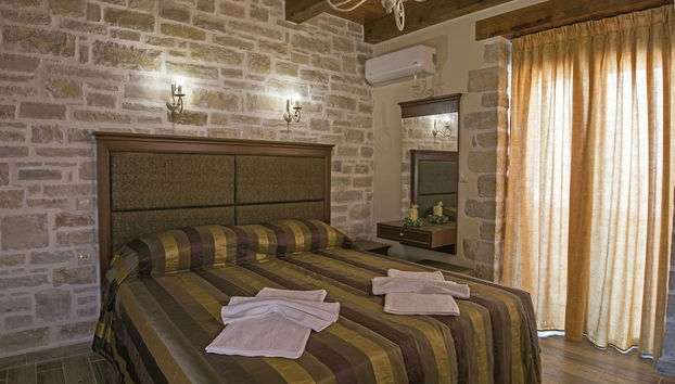 Luxurious Villa With Private Pool, Near a Couple of Restaurants & Sandy Beach - Foto 4, Zimmer