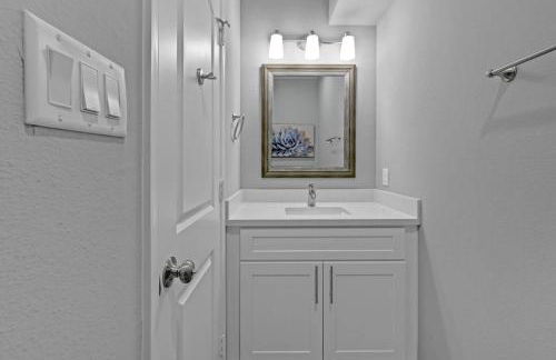 Gated Unit With Laundry l Near NRG and Med Center and HOU Airport - Foto 17