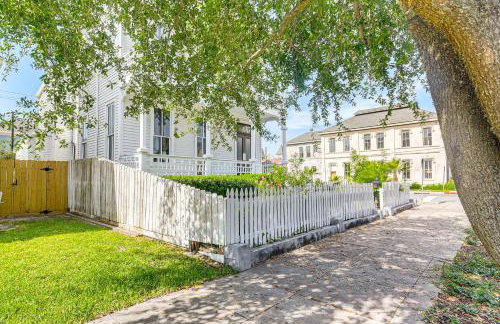 Less Than half Mi to The Strand Historic Galveston Apt! - Foto 28