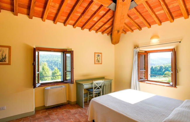 Farmhouse in Tuscany Near Anghiari - Photo 3