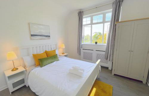 Opulent 5 bedroom Retreat with Hot tub and Entertainment - Foto 10