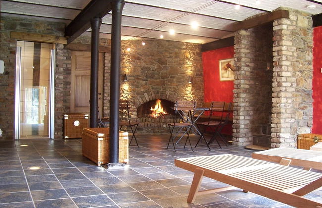 Well Kept Gite, Short Distance From the River and Forest - Foto 16