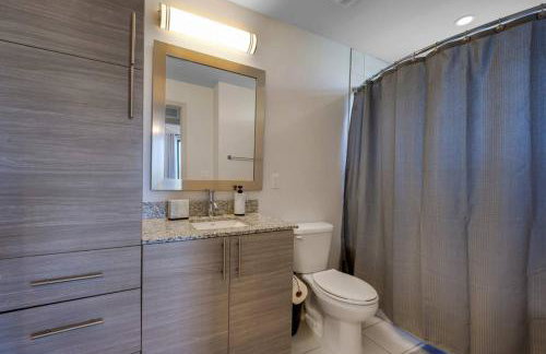 Prestige Living in DTWN 3 Min From Las Olas - Photo 18