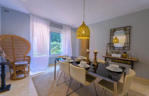 Beautiful Frontline beach Townhouse - Photo 8