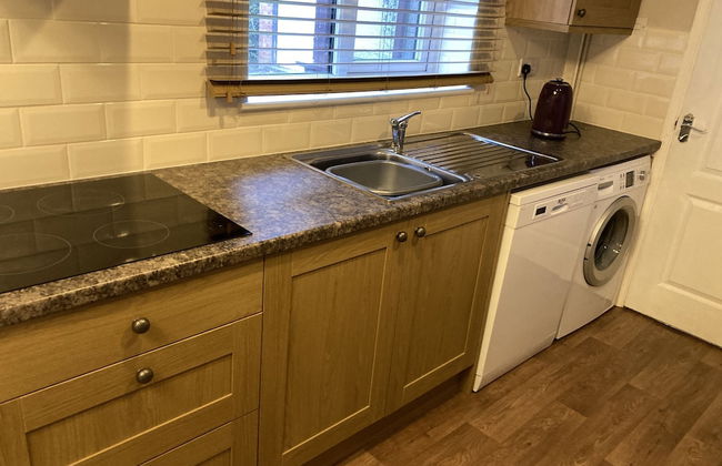 Spacious Detached Bungalow With Ample Parking - Foto 30